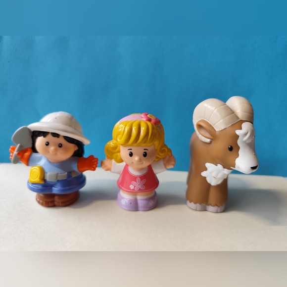 3/$20💗Fisher Price Little People figures lot of 3 - Picture 1 of 5
